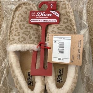 Women’s Dluxe by Dearfoams Suede and shearling slippers